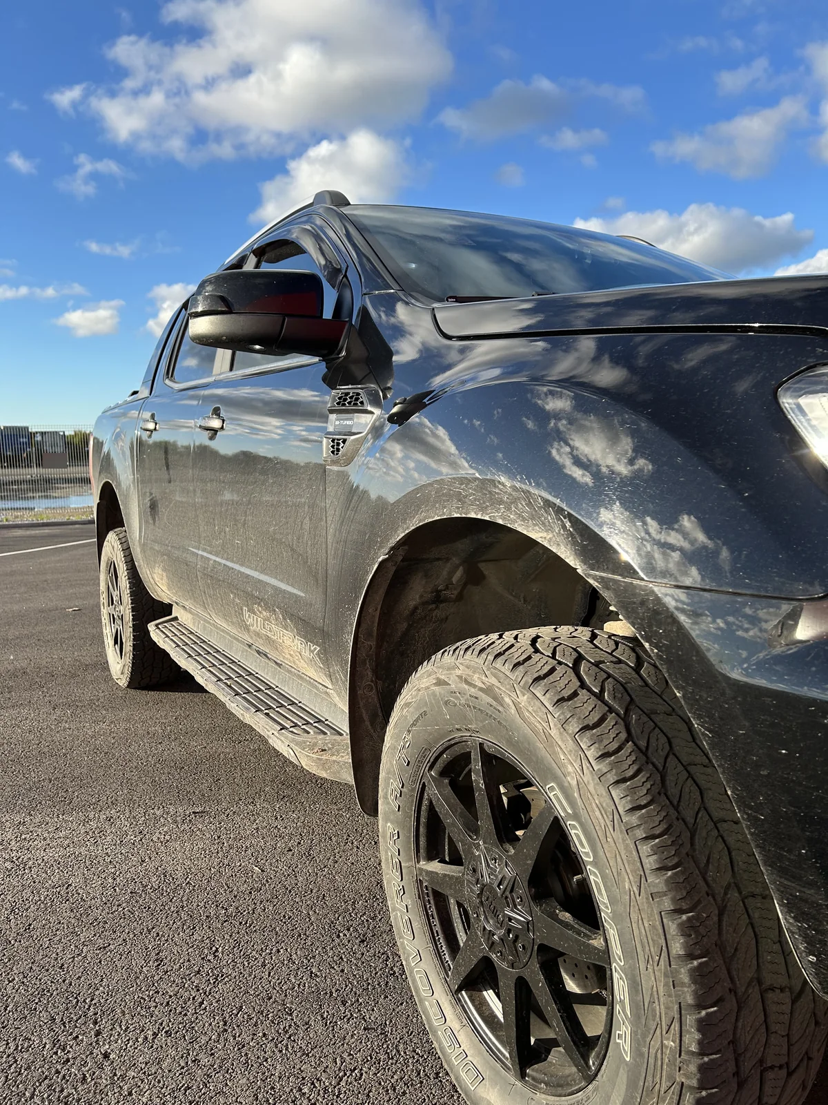 Ford Ranger — Esiratas ja külg; enne