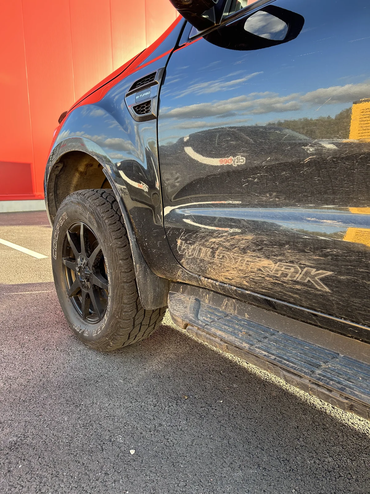 Ford Ranger — Uks ja küljelaud; enne