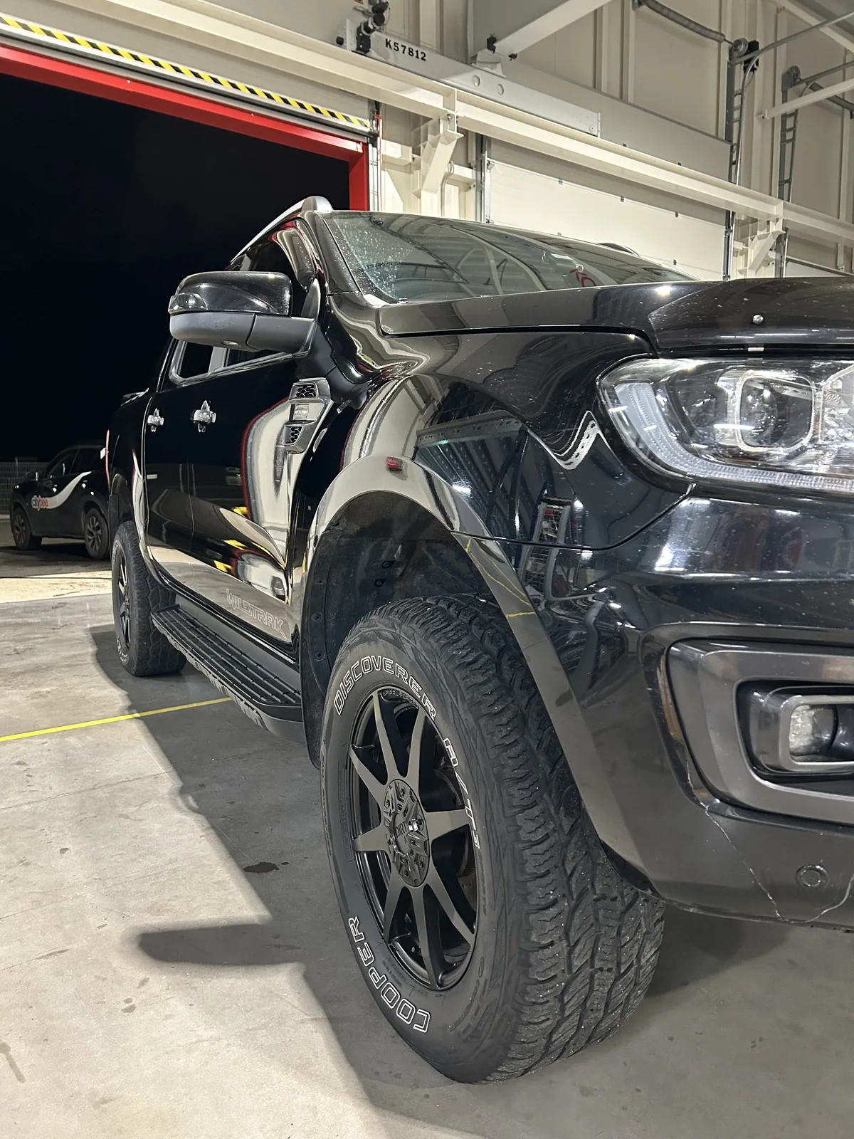 Ford Ranger — Esiratas ja külg; pärast