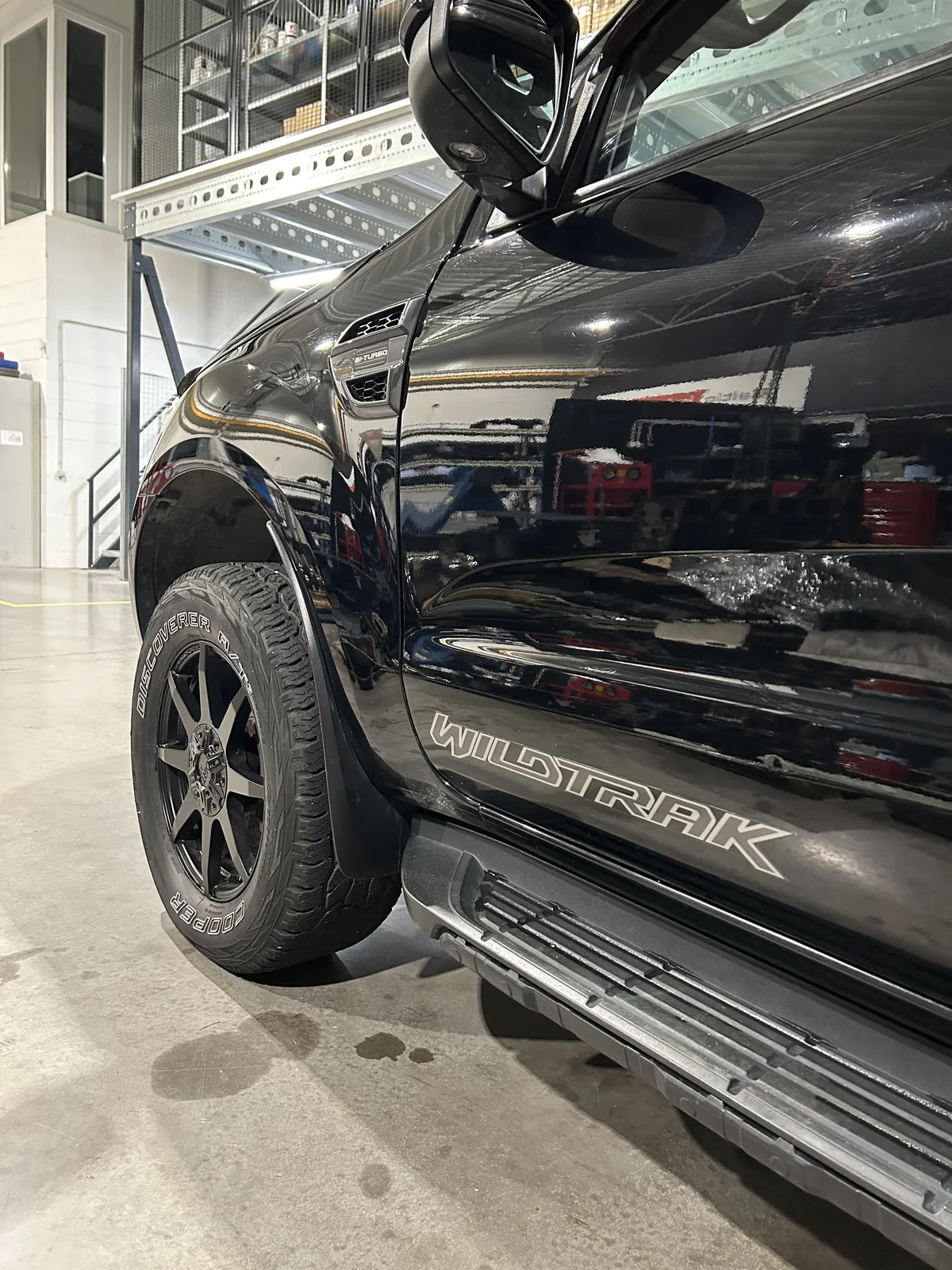 Ford Ranger — Uks ja küljelaud; pärast