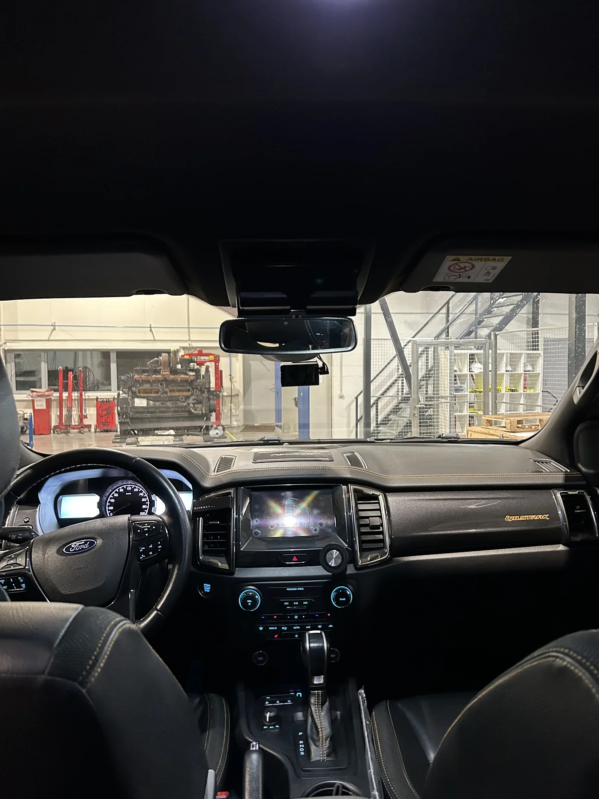Ford Ranger — Armatuur ja esisalong; pärast